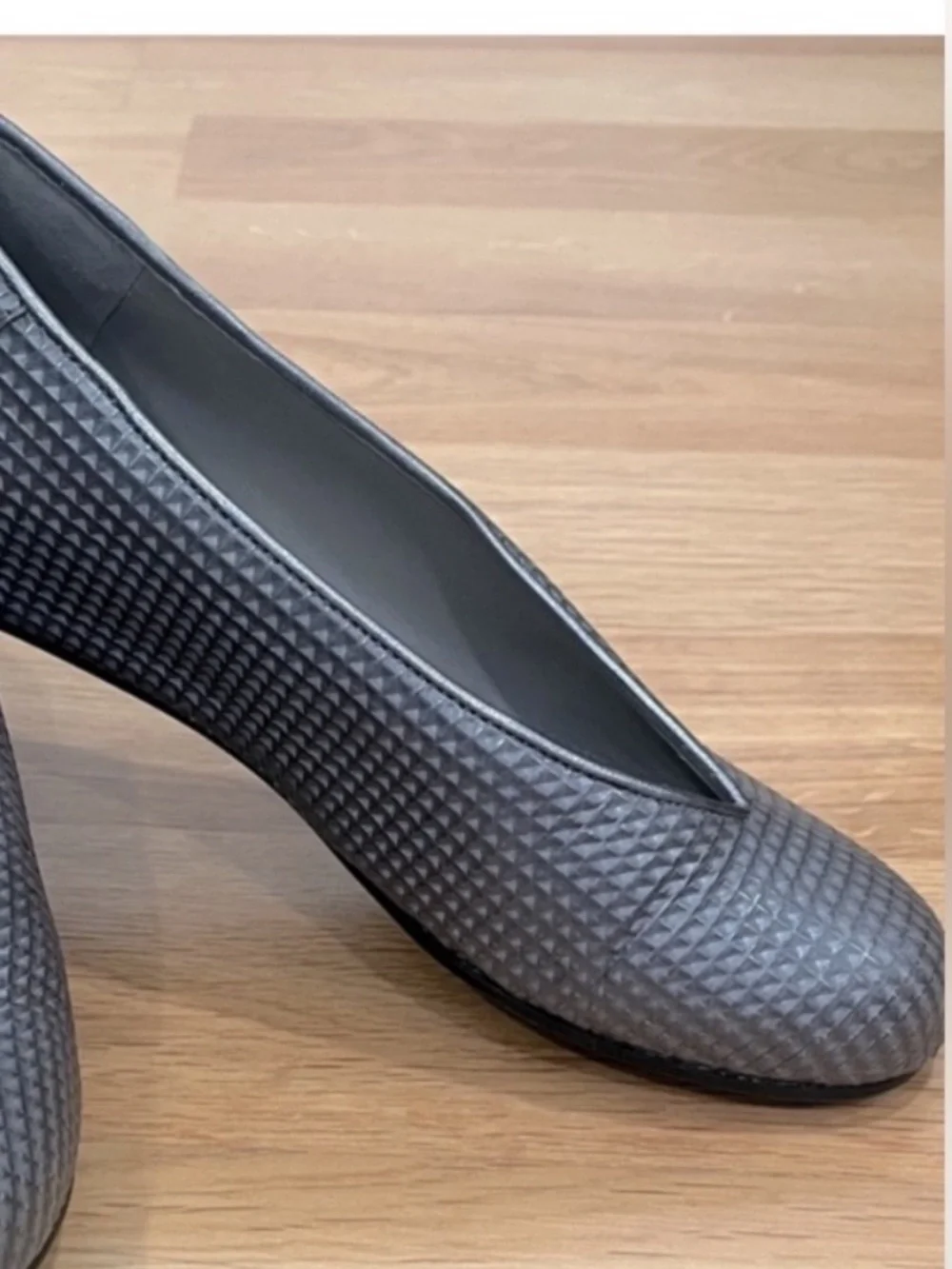Eileen Fisher Gray Textures Flats, Size 8,5